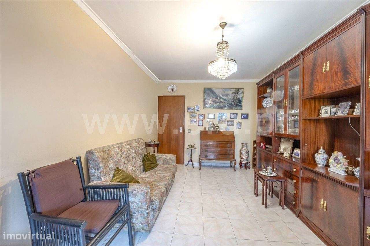 Apartamento T2; Laranjeiro-1