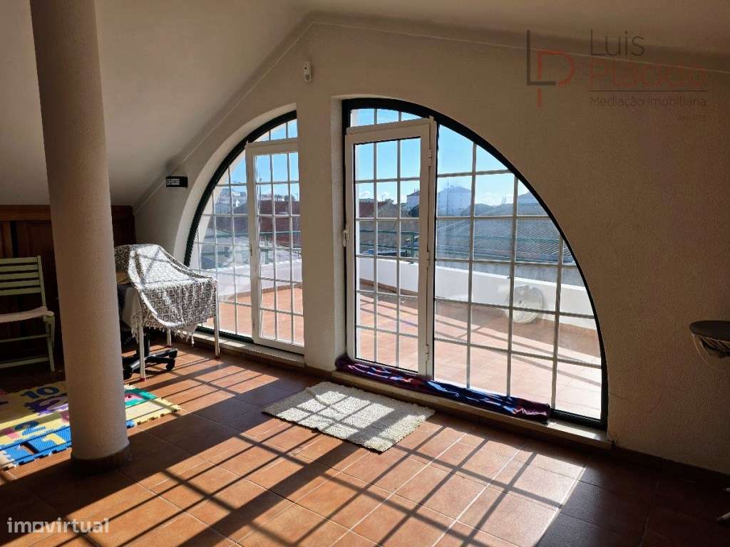 Moradia em Banda no Centro de Sines-24