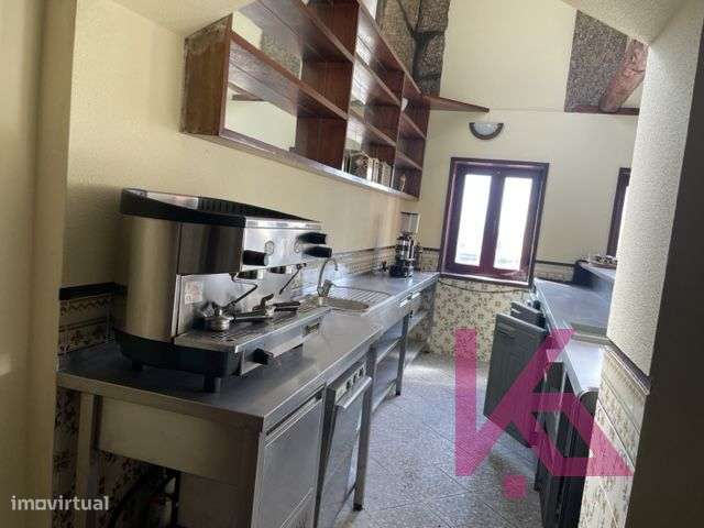 Restaurante com Apartamento T1-5