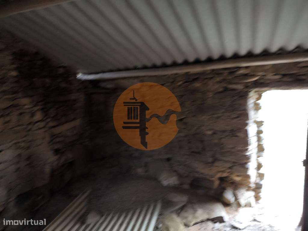 RUINA PARA RECONSTRUIR - VISTA MAR - COM LOGRADOURO - EM VALE DE EB... - Grande imagem: 5/22