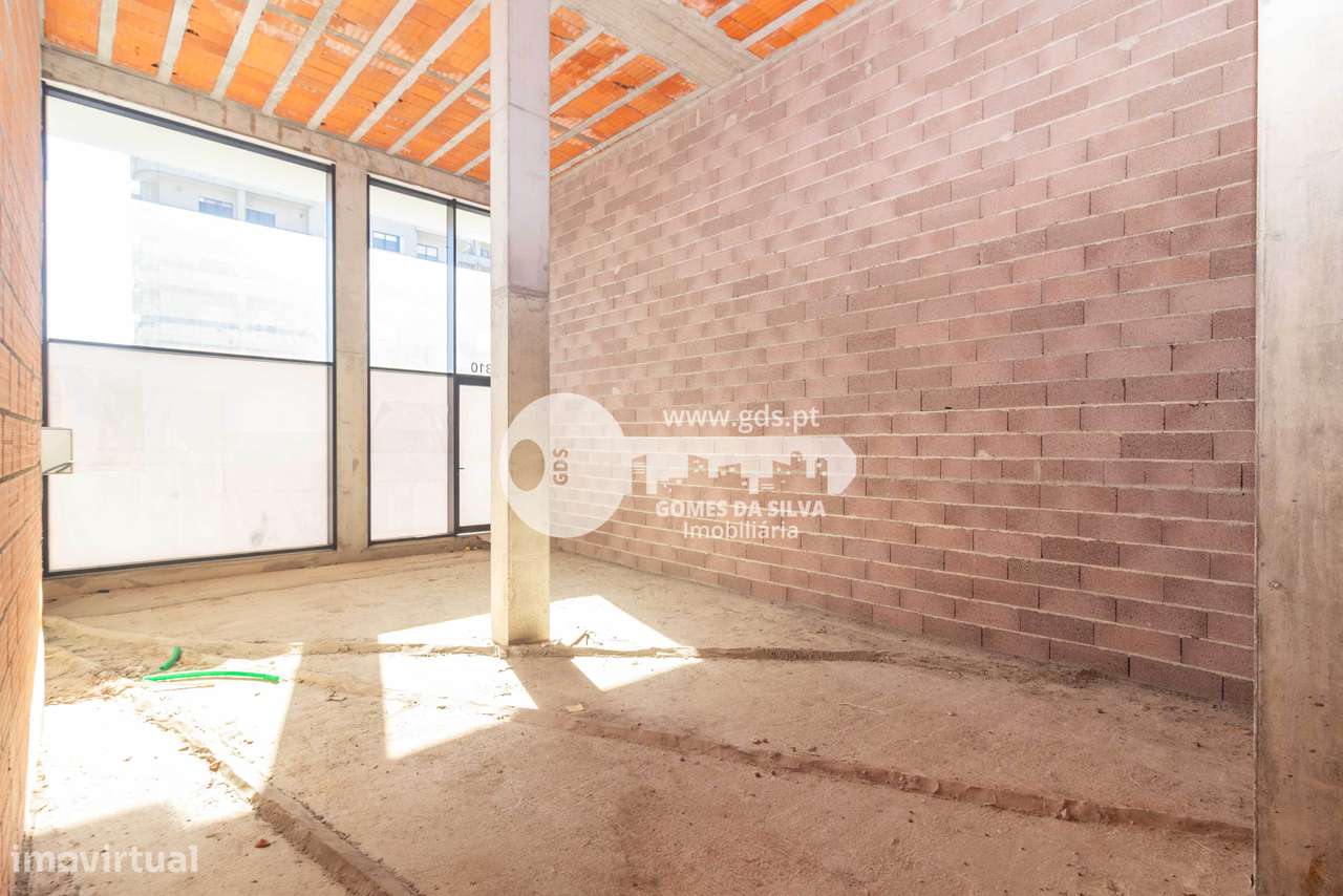 Loja sita em São Pedro da Cova com 95m2 com garagem - Grande imagem: 5/22