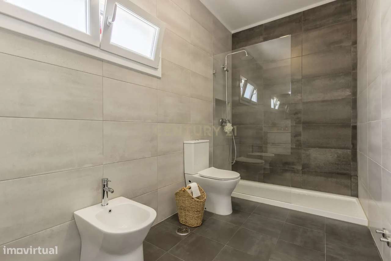 Moradia Geminada como Nova na Quinta do Conde-24