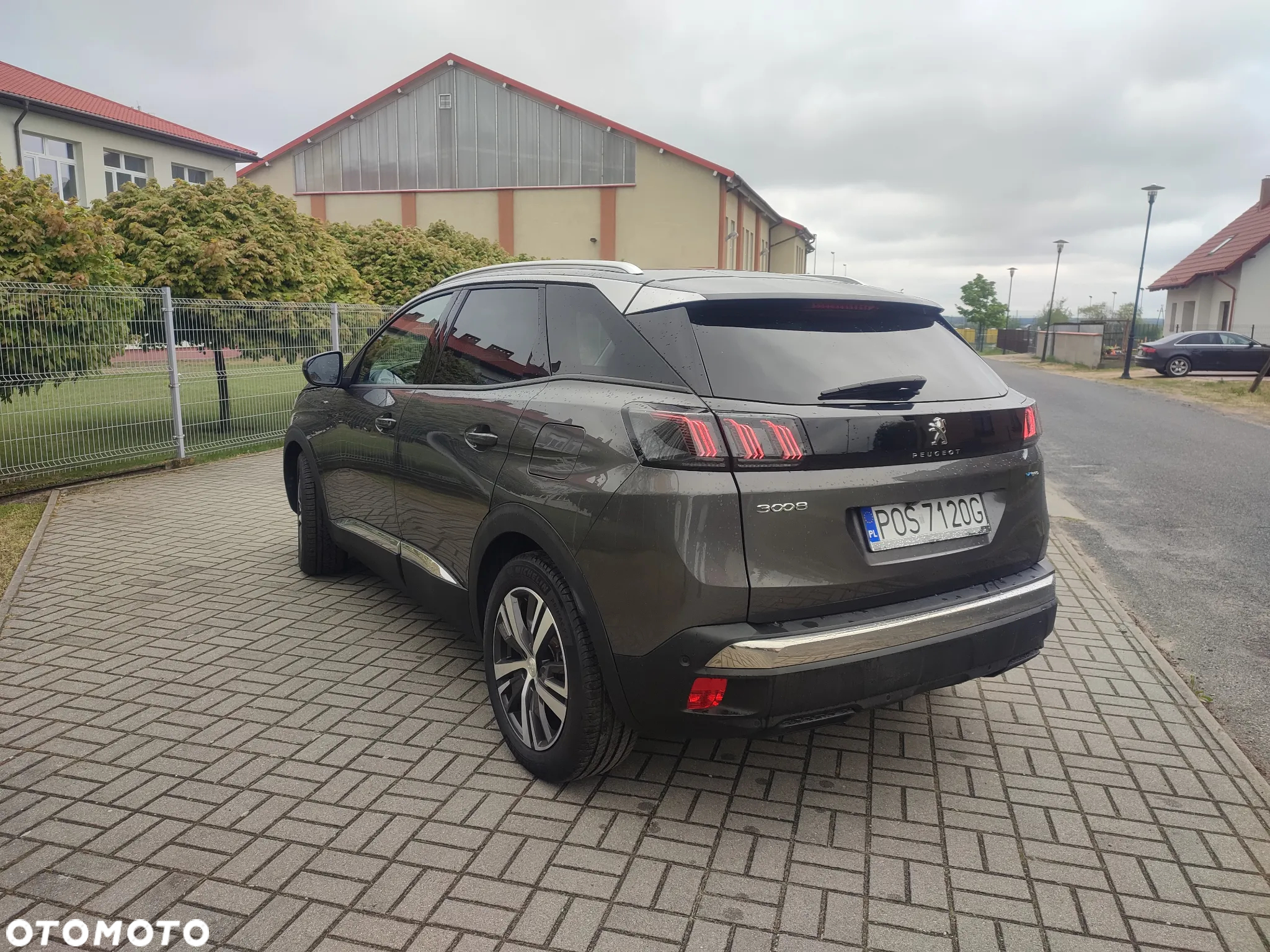 Peugeot 3008 Plug-In Hybrid 225 e-EAT8 Allure Pack - 10