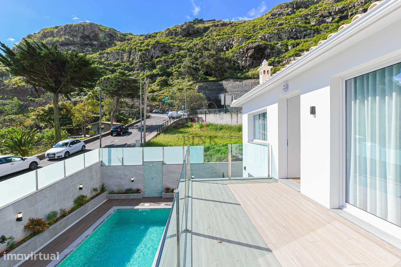 Moradia - T4 - Machico-39