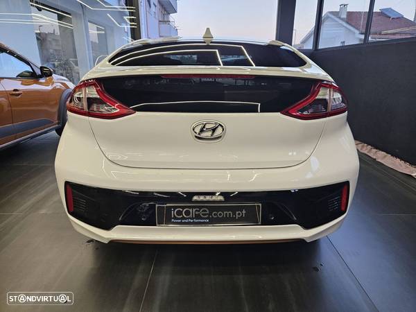 Hyundai Ioniq - 10