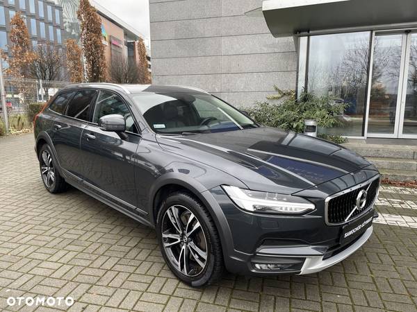 Volvo V90 Cross Country - 4