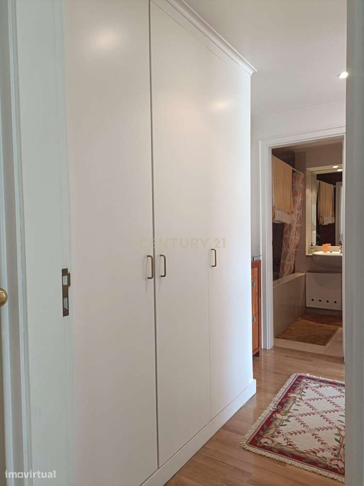 Apartamento T3 moderno junto ao Parque das Conchas-10