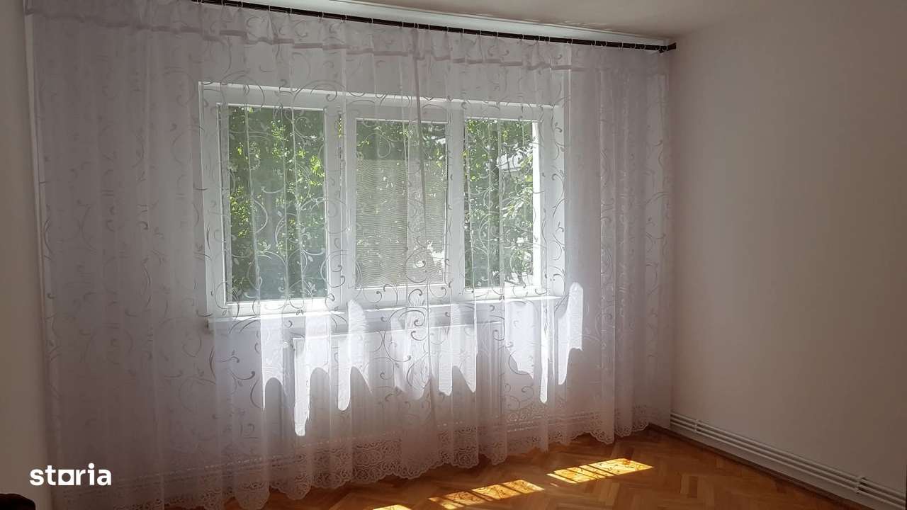 Apartament 2 decomandate în Rovine,  etajul 2/4, centrală termică-2