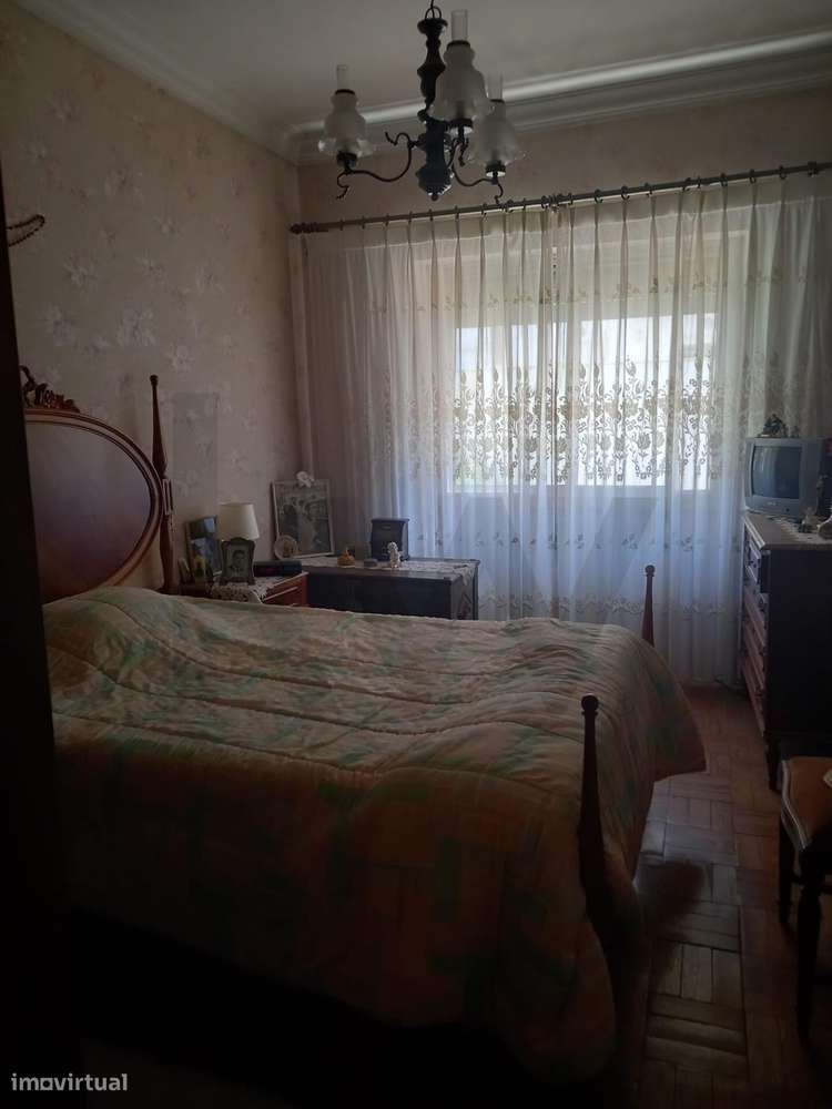 APARTAMENTO T2 - CENTRO QUELUZ-25