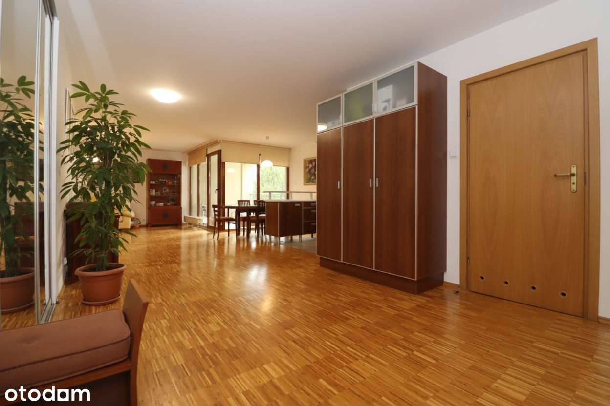 Komfortowy apartament z garażem i dużym tarasem, 2002 rok-2