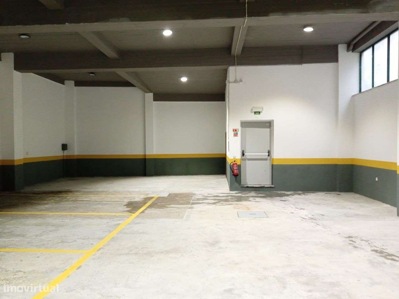 Lugar de estacionamento, Av. António José de Almeida, 277 Viseu - Grande imagem: 1/10