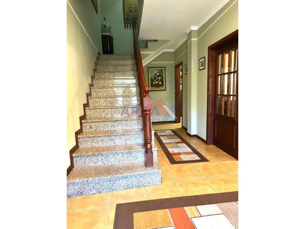 Moradia Geminada T3 em Vila de Cucujães-19