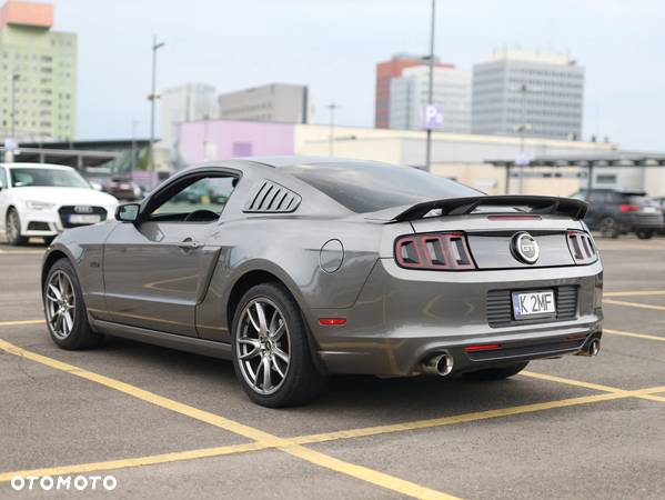 Ford Mustang 5.0 V8 GT - 20