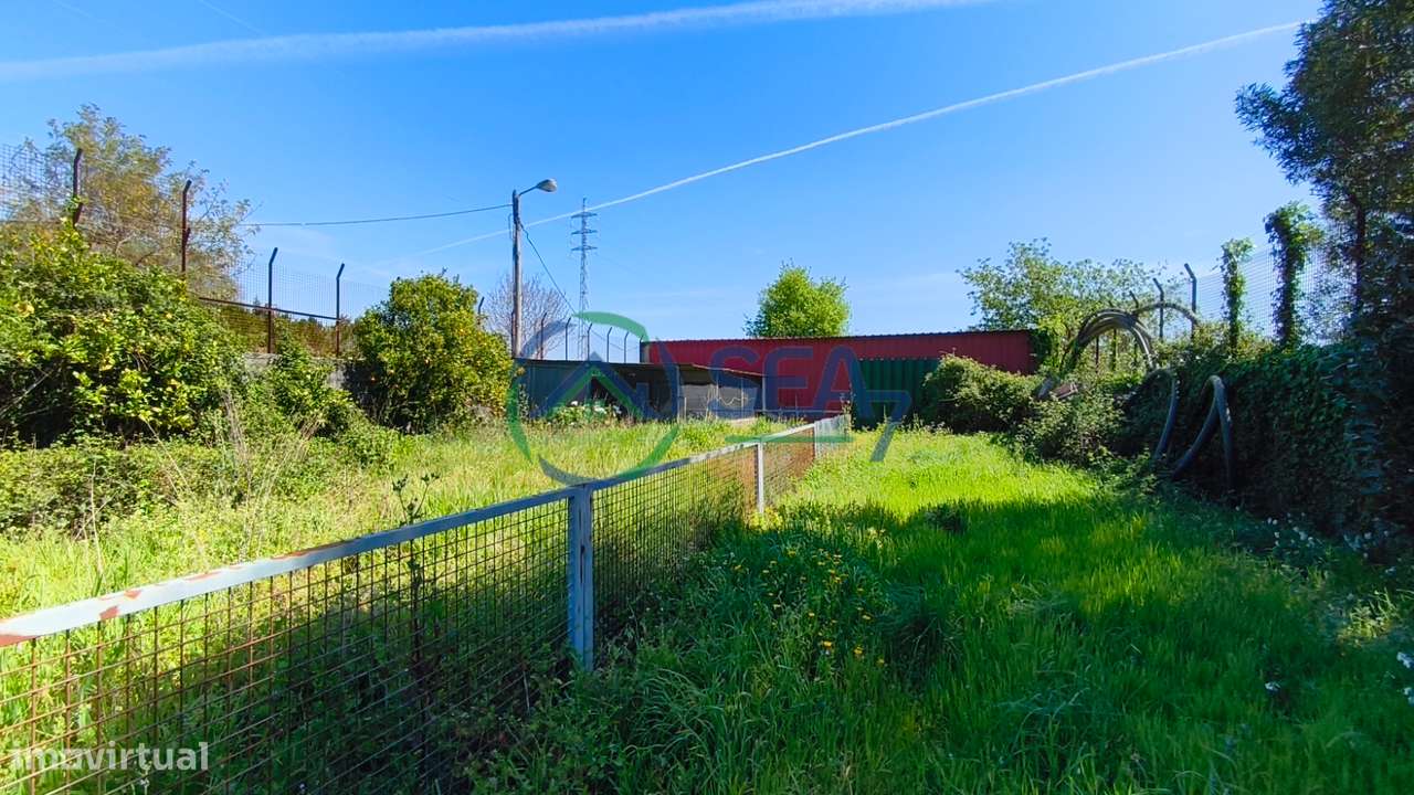 Moradia T6 com grande terreno, Meadela-49
