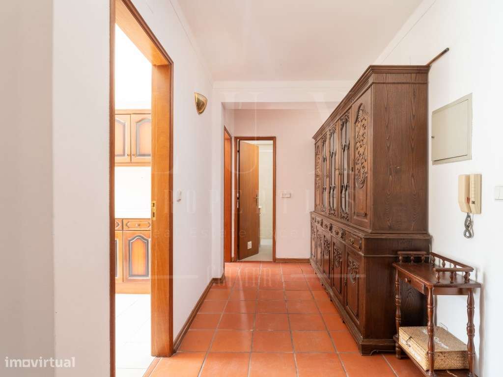 ARRENDAMENTO | Apartamento T2 | Rua Vitorino Nemésio - Grande imagem: 4/19