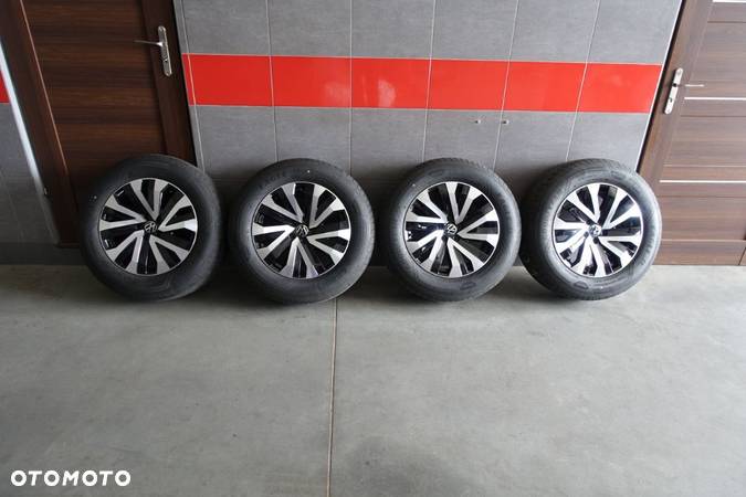 5x112 KOLA FELGI 18 TOUAREG VW 235/65/18 SUV 4X4 2021r GOOD YEAR 760601025M NOWE - 2