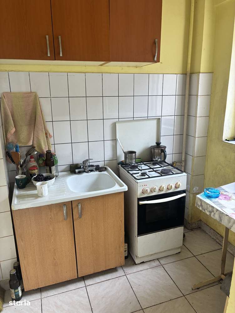 Vanzare Garsoniera zona dristor schitului-0