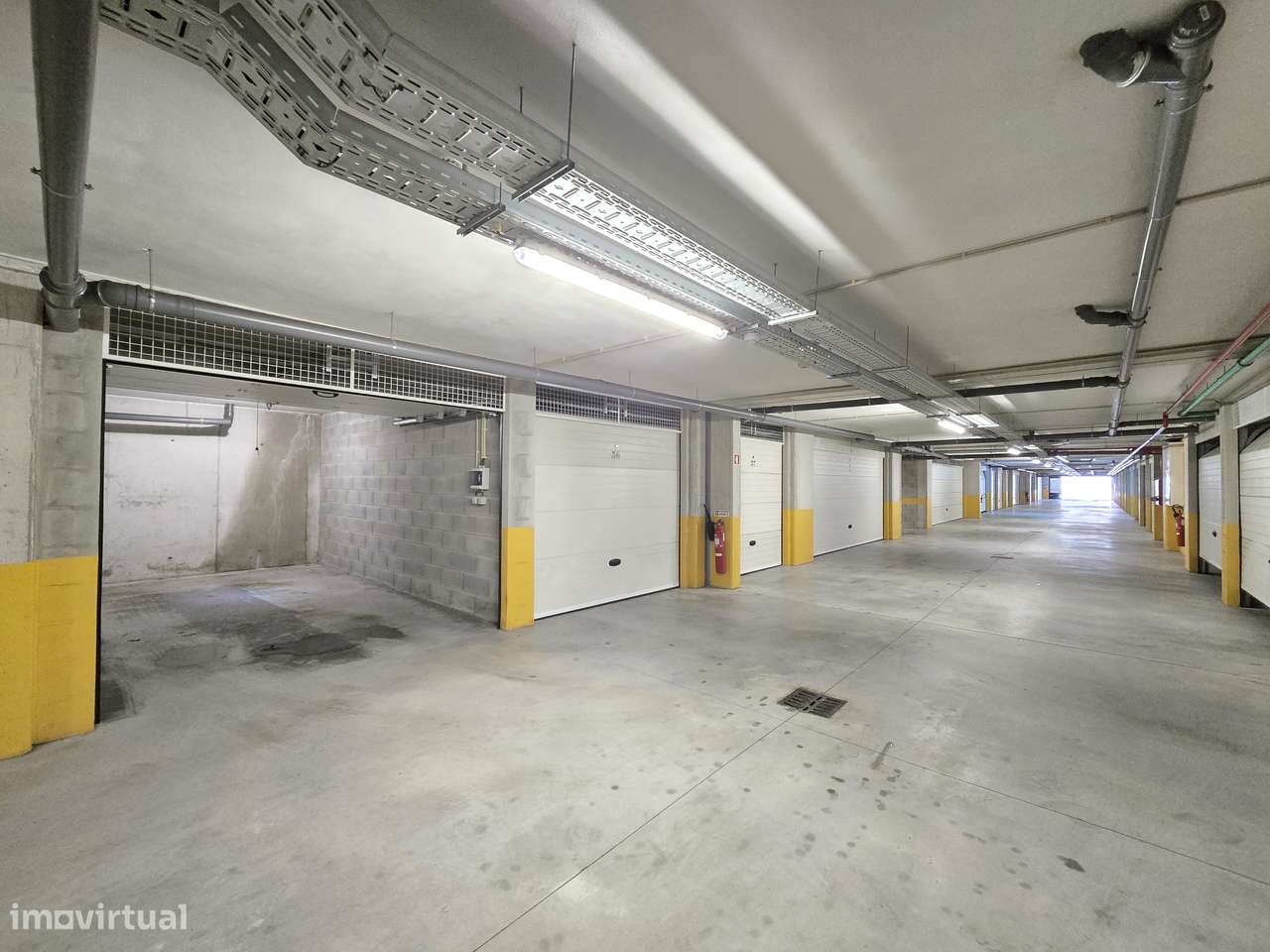 Apartamento T1 com terraço Seminovo.-15