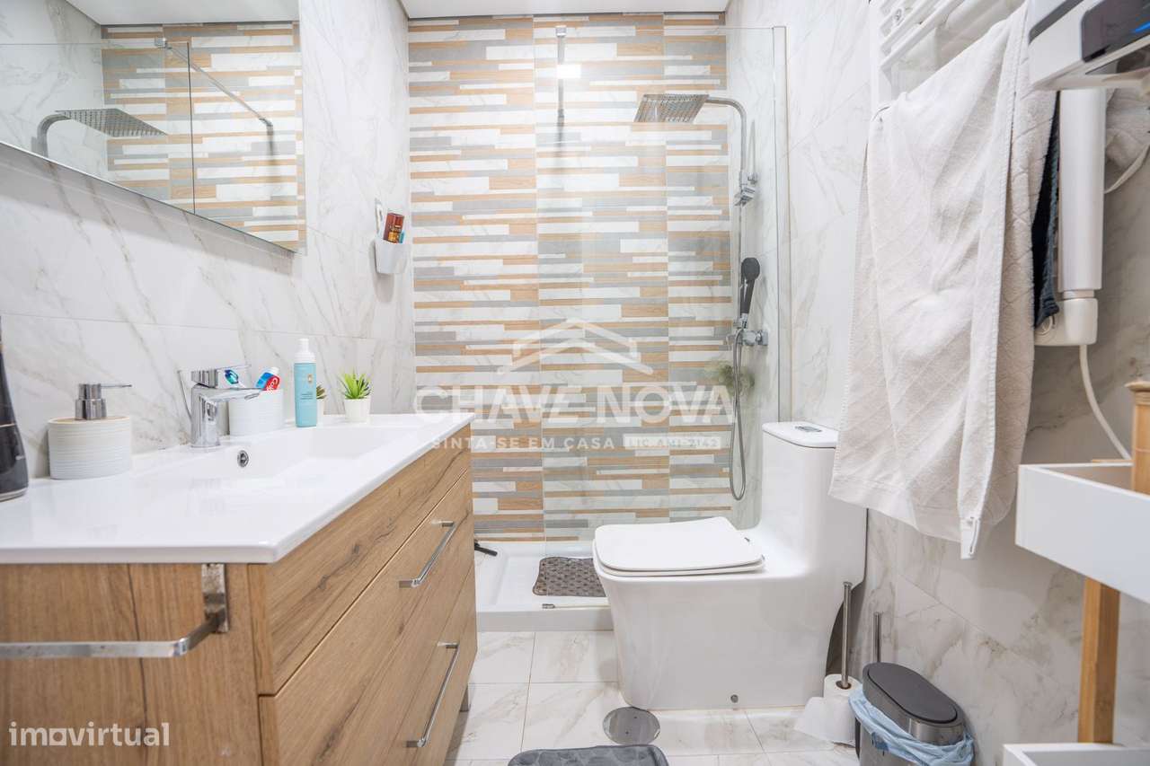 Moradia Geminada V4+1 Renovada em Canidelo - Grande imagem: 5/23