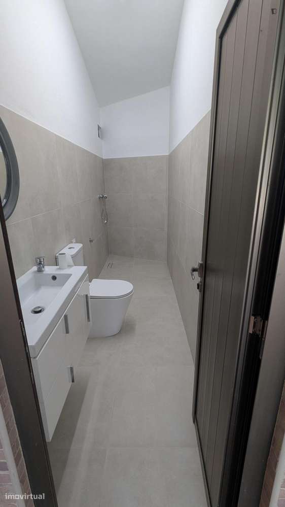 Quarto - localizado em Porto - Grande imagem: 5/8