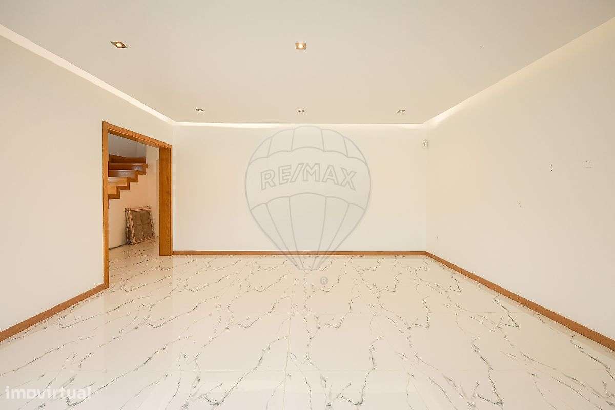 Moradia T4 para venda - Grande imagem: 2/23