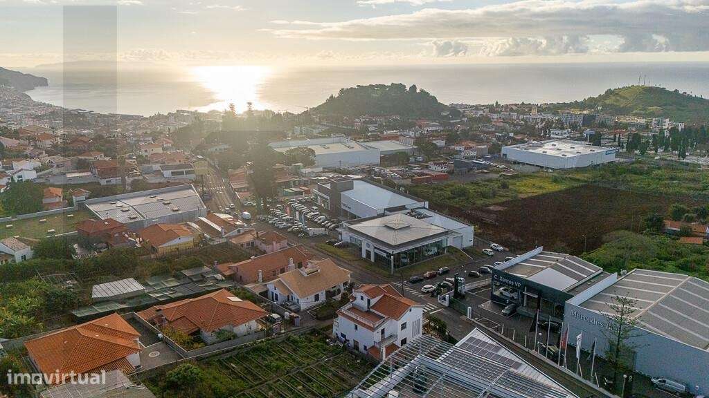 Moradia T5 com 332 m2 construção num amplo  lote de 1208m2. Funchal - Grande imagem: 5/15