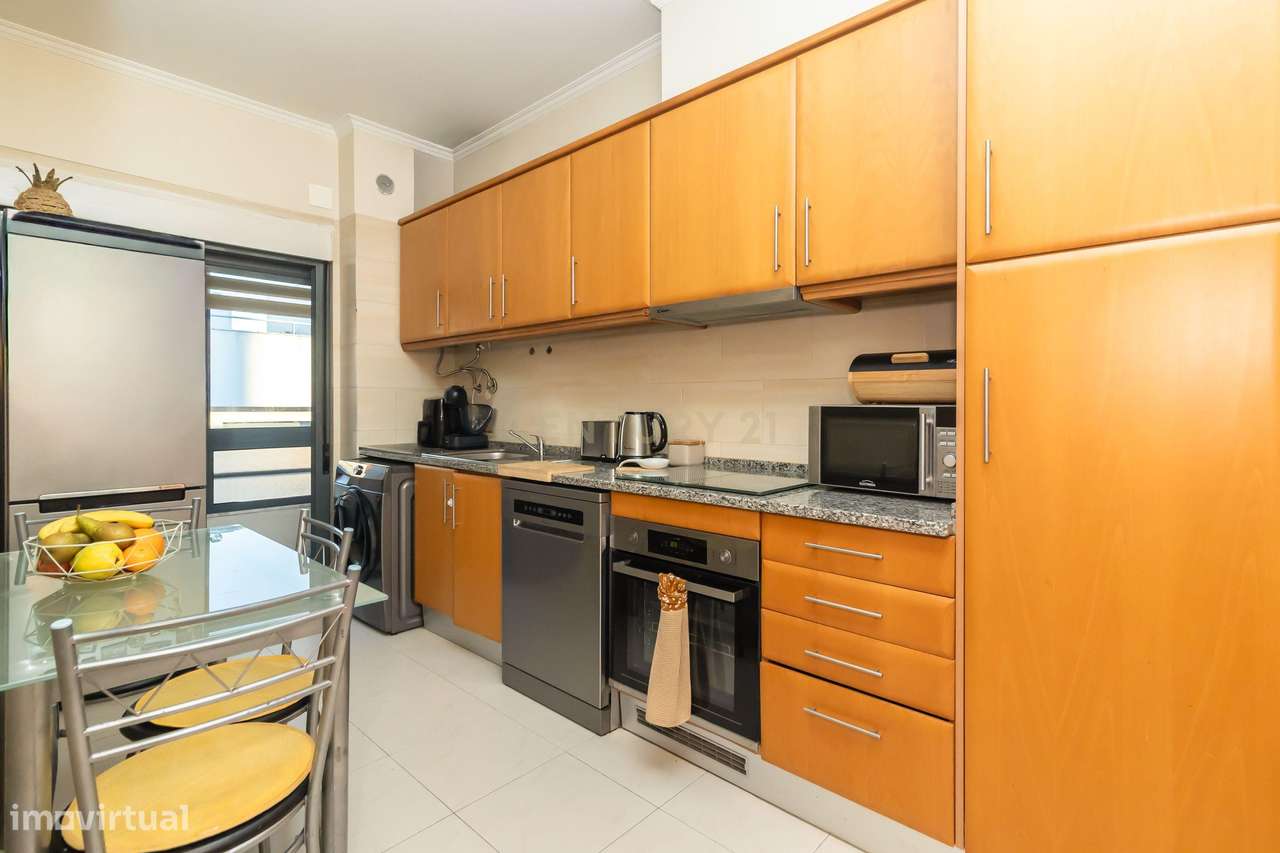 Apartamento T3 com Parqueamento, Arrecadação e Terraço - Sobreda - Grande imagem: 5/60