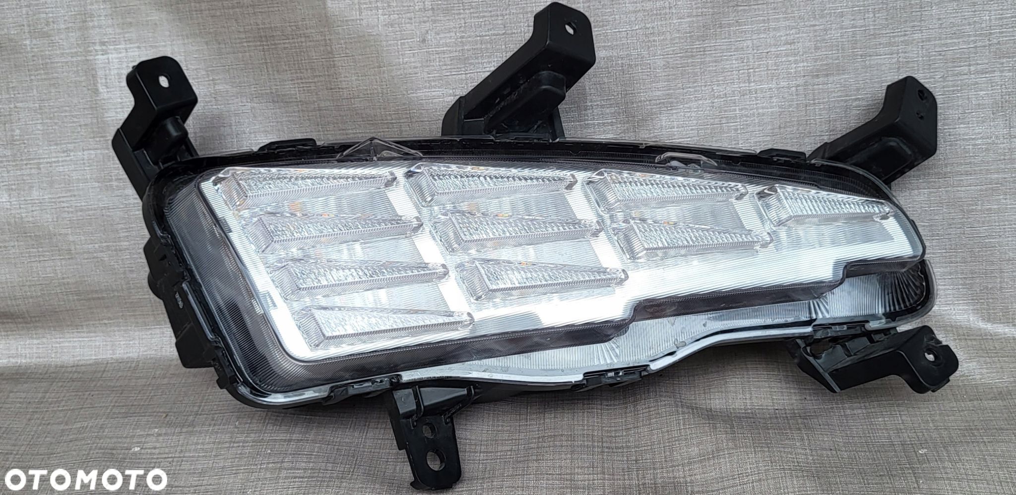 LED DRL HYUNDAI I30 2021 92208 G46 PRAWY - 1