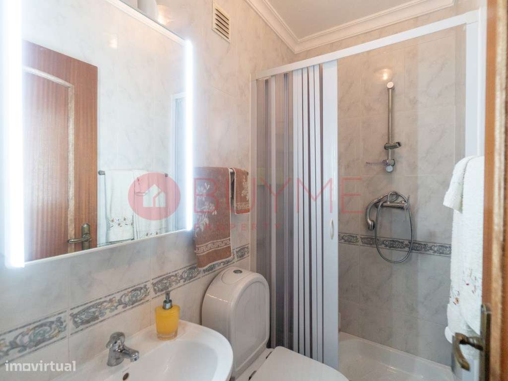 Apartamento T2 em Quarteira com Vista Mar a Poucos Passos da Praia-20