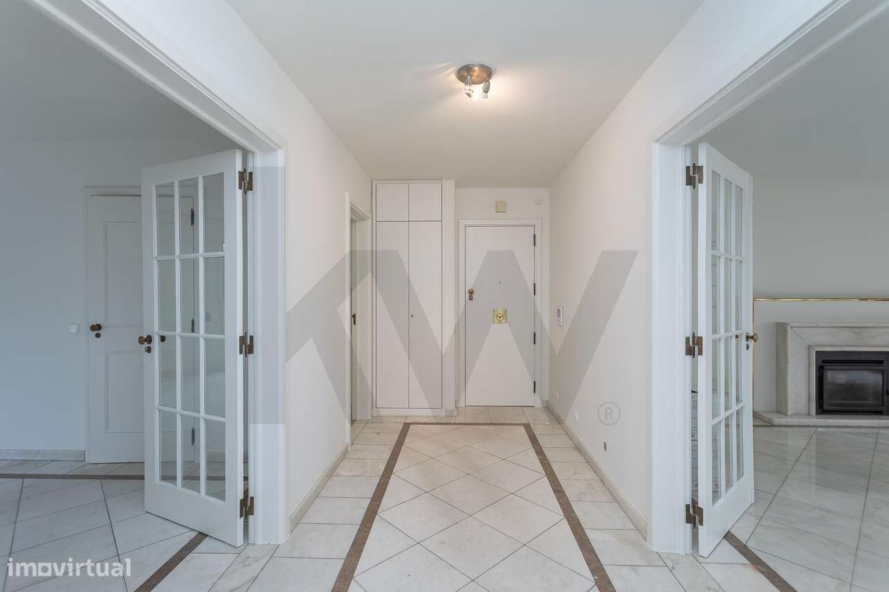 T3 + 2 com Garagem, Varanda e Elevador | Quinta das Laranjeiras | São - Grande imagem: 5/43