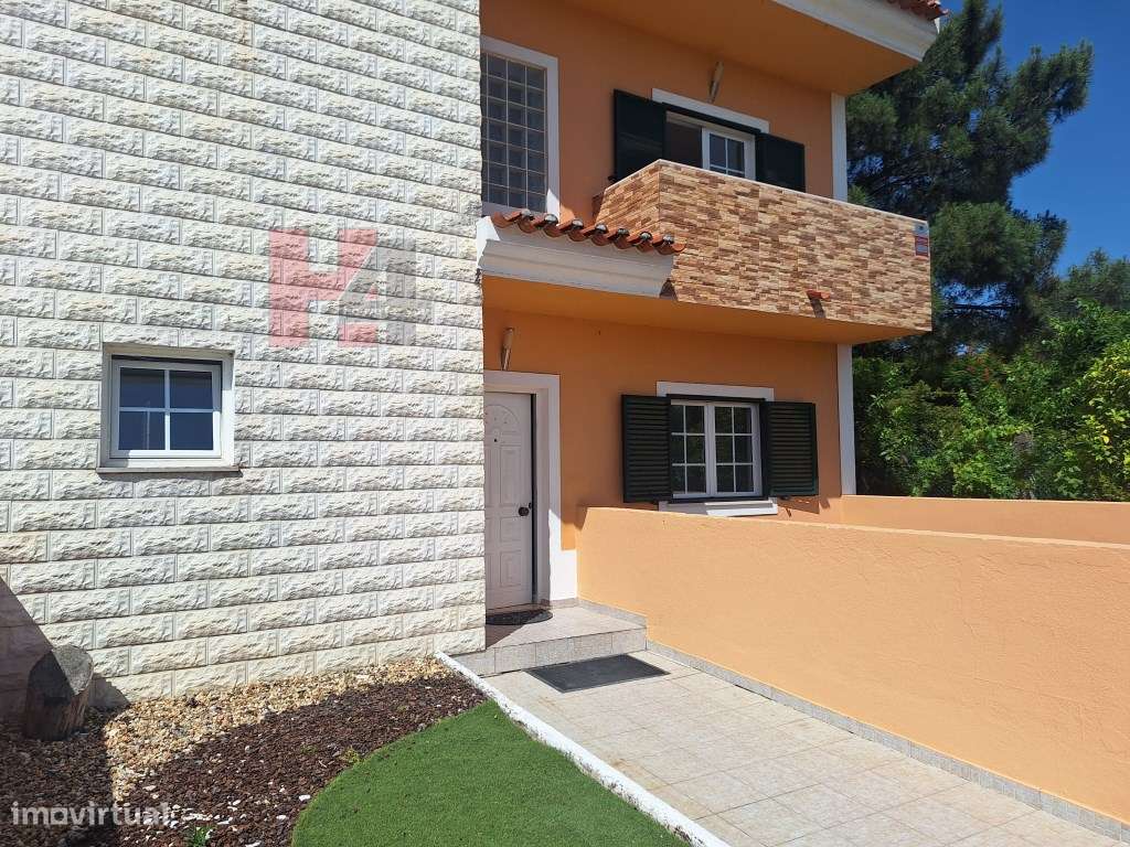 Moradia T4 com piscina inserida num terreno de 670m2 - Setúbal (OFE...-3