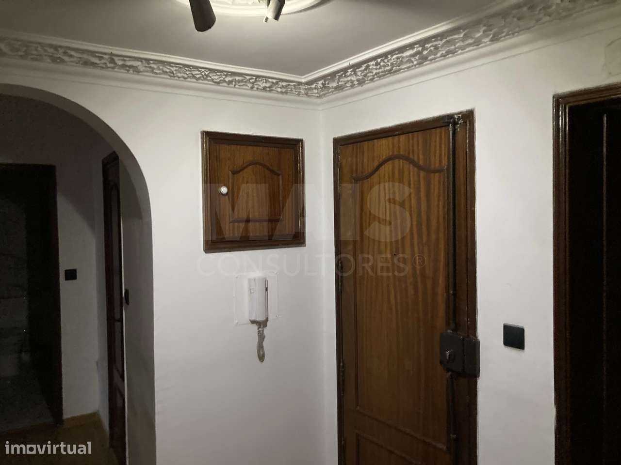 Fantástico T2 com Parqueamento junto à estação de comboios de Queluz - Grande imagem: 4/28