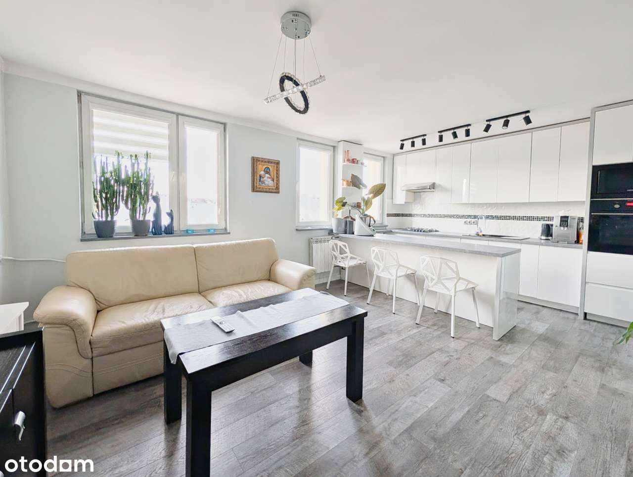 Mieszkanie po generalnym remoncie z widokiem na góry w centrum, meble - Pełny obrazek: 4/15