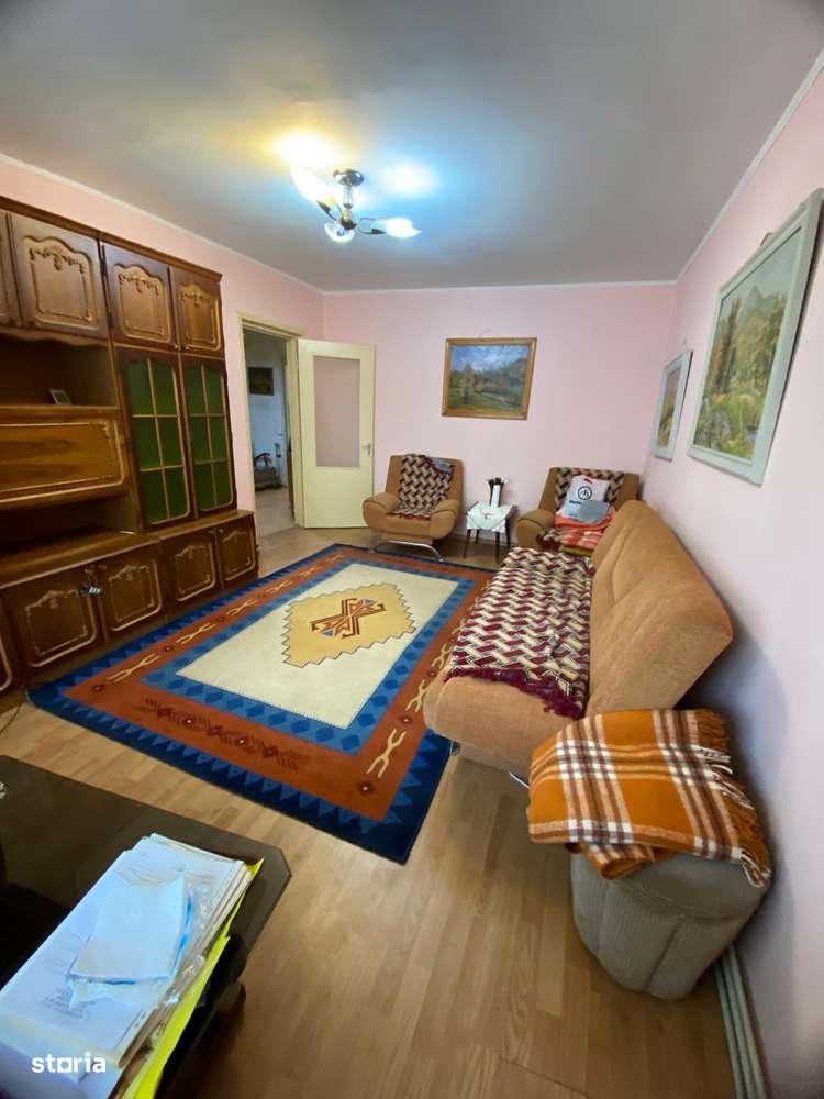 3 DECOMANDATE la etajul 2, Banca Nationala-13