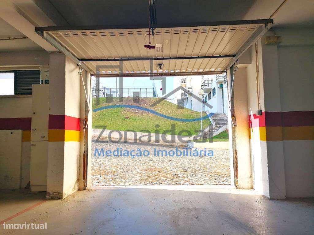 Apartamento T3 com parqueamento e arrecadação , localizado em Pared...-12