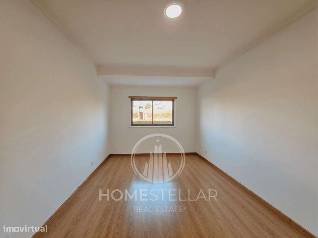 Apartamento T2 Atalaia com Arrecadação e Parqueamento-18