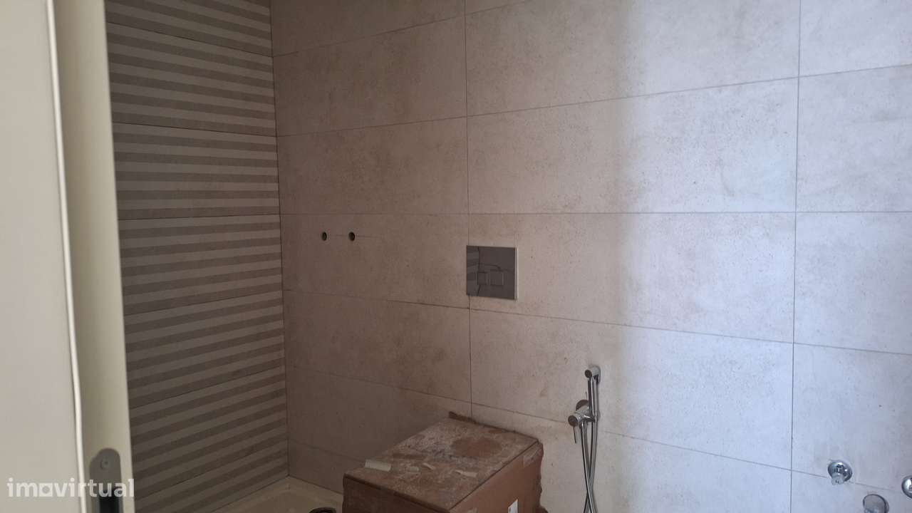 Apartamento T3 | 3 Suítes Varandas |Vista Rio Douro | Porto 2 Carros-18