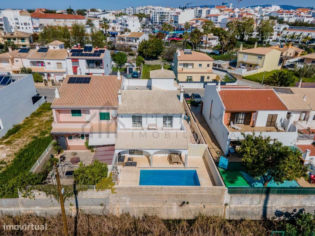 Moradia T3 com piscina e garagem em Lagoa - Grande imagem: 5/50