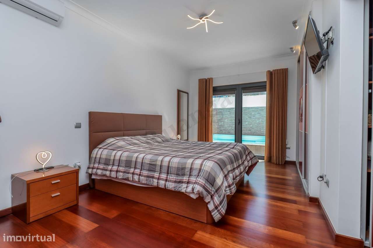 Excelente Moradia  para venda na Aldeia de Santo André-14