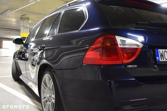 BMW Seria 3 318d DPF Touring - 11