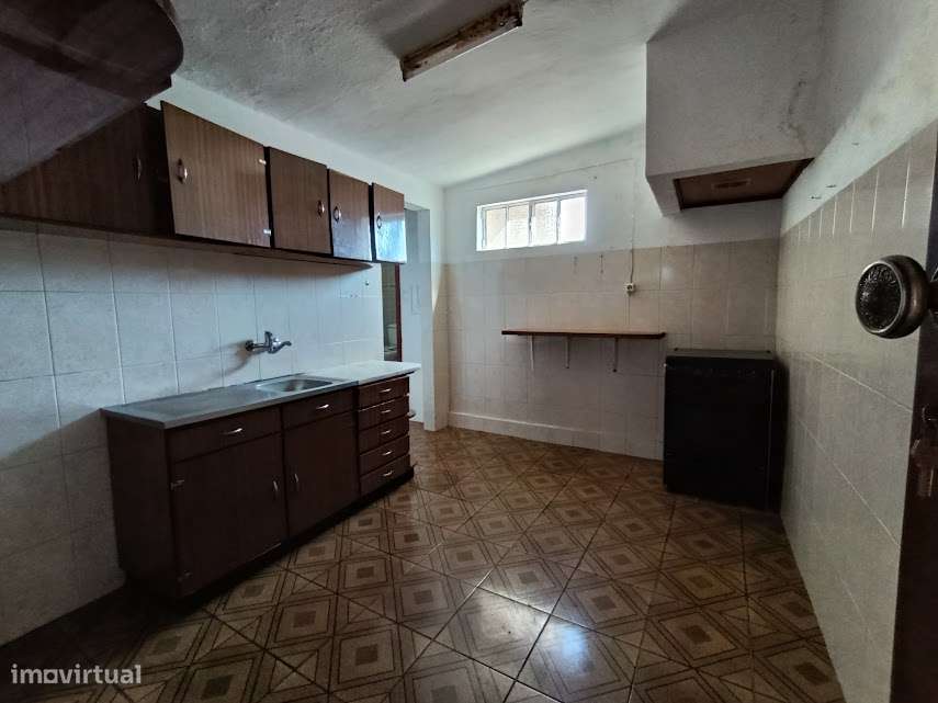 Moradia T4 p/remodelar, Póvoa, Figueira de Lorvão, a 20 km de Coimbra-28