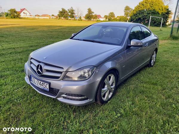 Mercedes-Benz Klasa C 180 Coupe BlueEFFICIENCY 7G-TRONIC - 2