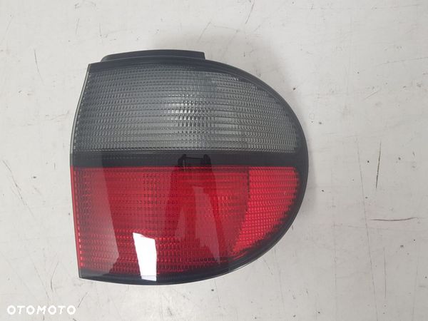 VW SHARAN MK1 SEAT GALAXY MK1 95-00 LAMPA TYŁ PRAWA W BŁOTNIK NOWA ORYGINAŁ 7M0945112C - 1