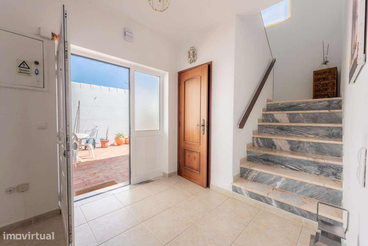 Villa de 4 quartos com personalidade e piscina em Almádena-12