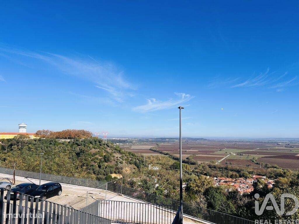 Prédio em União de Freguesias da Cidade de Santarém de 560 m2 - Grande imagem: 2/2