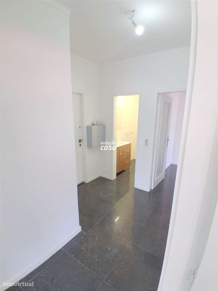 Apartamento T3 com Lugar de Garagem, localizado em Fânzeres!-8