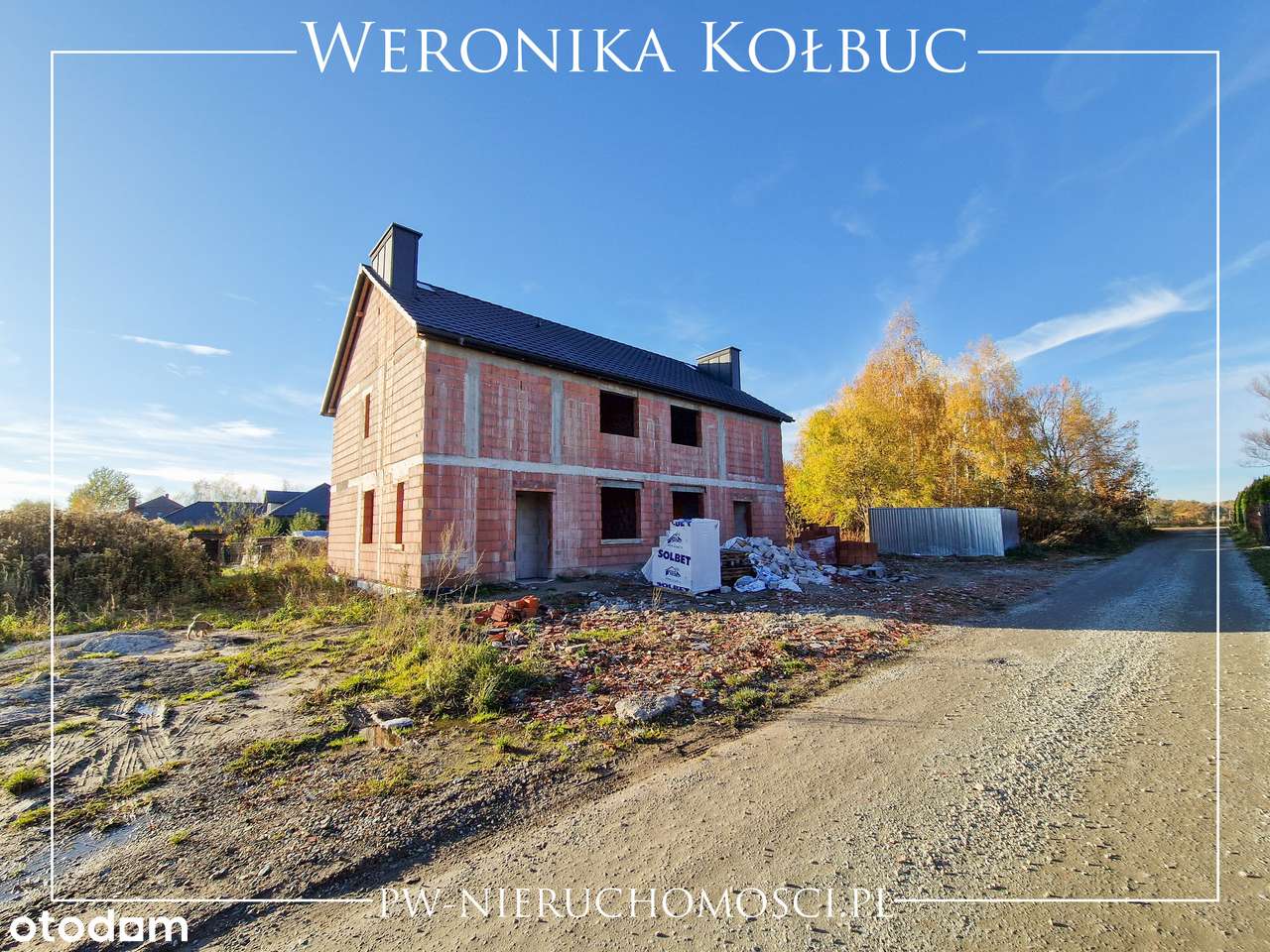 Funkcjonalny dom na przedmieściach Wrocławia.-3