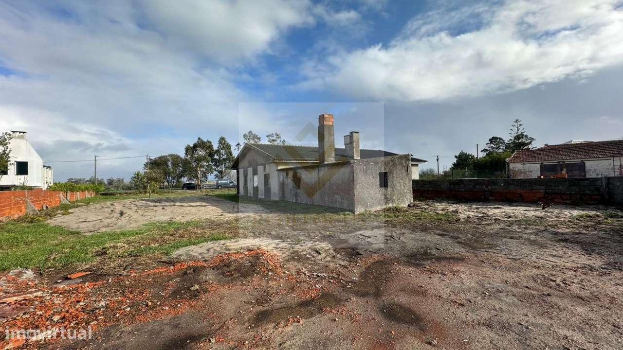 Moradia Geminada T3 em Bruto com Vista para a Ria-11