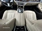 BMW Seria 7 M760Li xDrive - 32