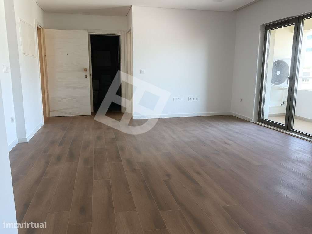 Apartamento T2 c/ Varandas - Localizado no centro de Aveiro - Grande imagem: 3/26